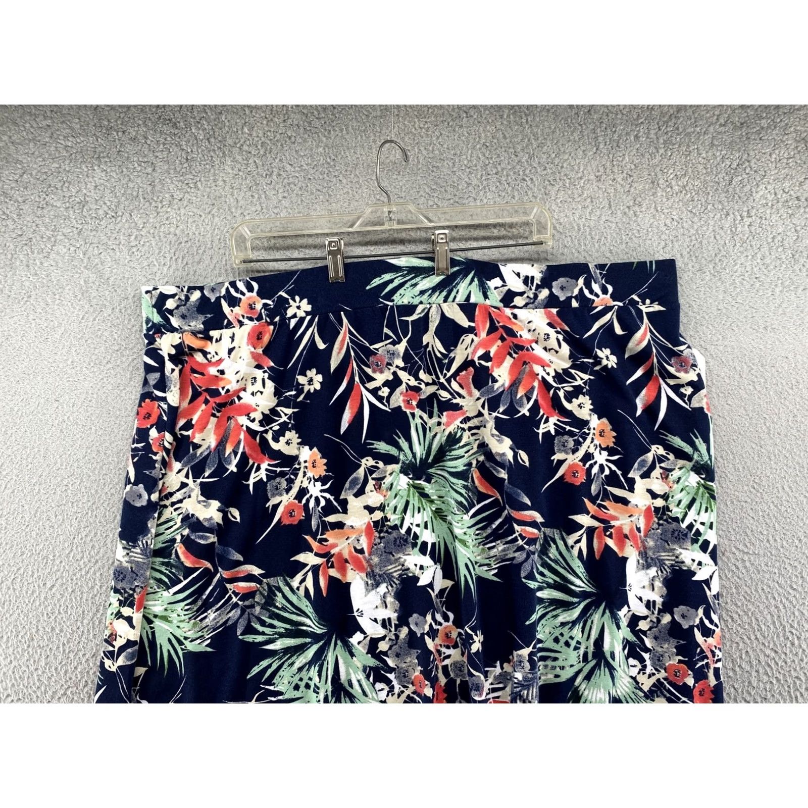 Faded Glory NWT Faded Glory Floral Hawaiian Midi Skirt Plus Size 4X Women Multicolor A-Line Beach 90s? Size 40" / US 18 - 7 Thumbnail