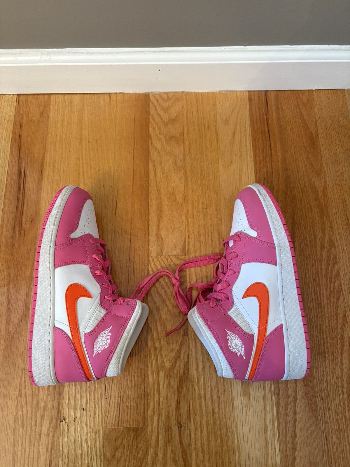 Nike Nike Air Jordan 1 Mid Pinksicle GS DX3240-681 Youth Size 6.5 Size US 6.5 / EU 39-40 - 5 Thumbnail
