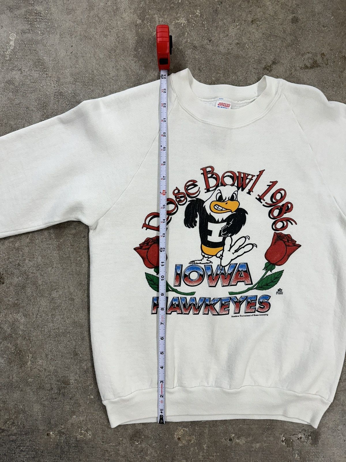 Vintage Vintage 80s Iowa Hawkeyes Rose Bowl Collegiate Sweatshirt Size US M / EU 48-50 / 2 - 12 Thumbnail