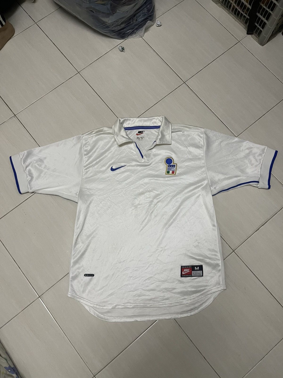 Nike italy national team nike 1997 1998 away jersey Size US L / EU 52-54 / 3 - 1 Thumbnail