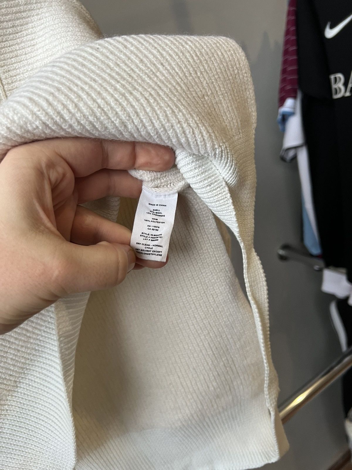 Helmut Lang HELMUT LANG CASHMERE/WOOL ASYMMETRIC WHITE SWEATER KNIT SZ S Size S / US 4 / IT 40 - 9 Thumbnail