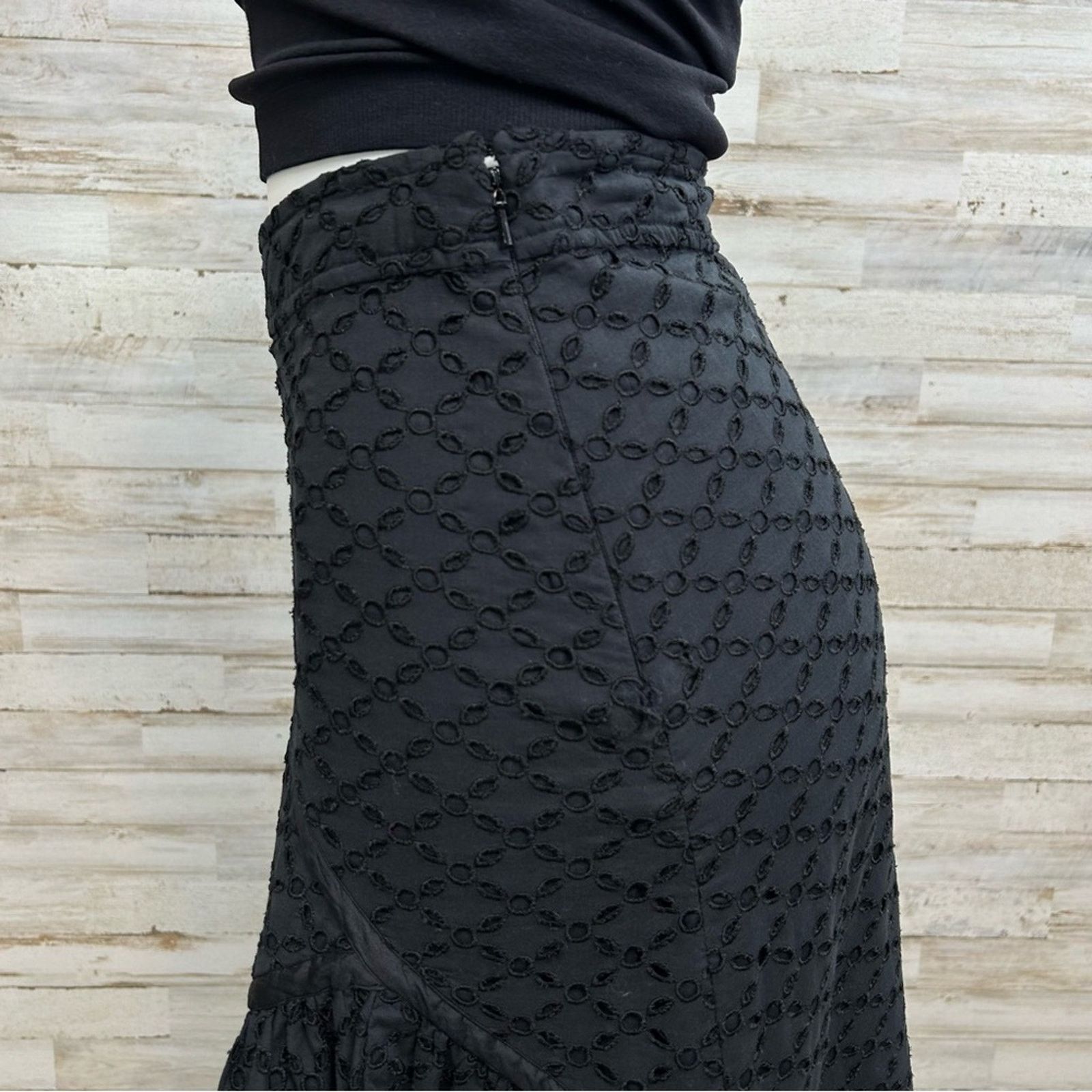 Max Mara Maxmara Weekend Eyelet Ruffle Asymmetric Skirt Size M Black Size 30" / US 8 / IT 44 - 6 Thumbnail