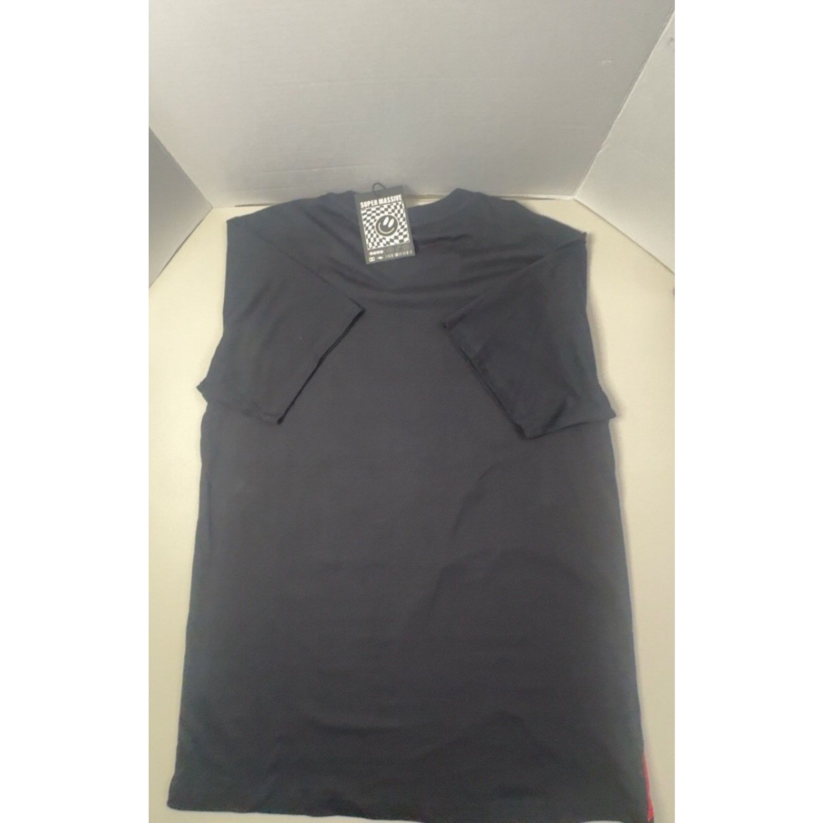 Massive MENS LARGESUPERMASSIVE LTD ED BLACK/MULTI/SILVERBEART-SHIRT Size US L / EU 52-54 / 3 - 7 Thumbnail