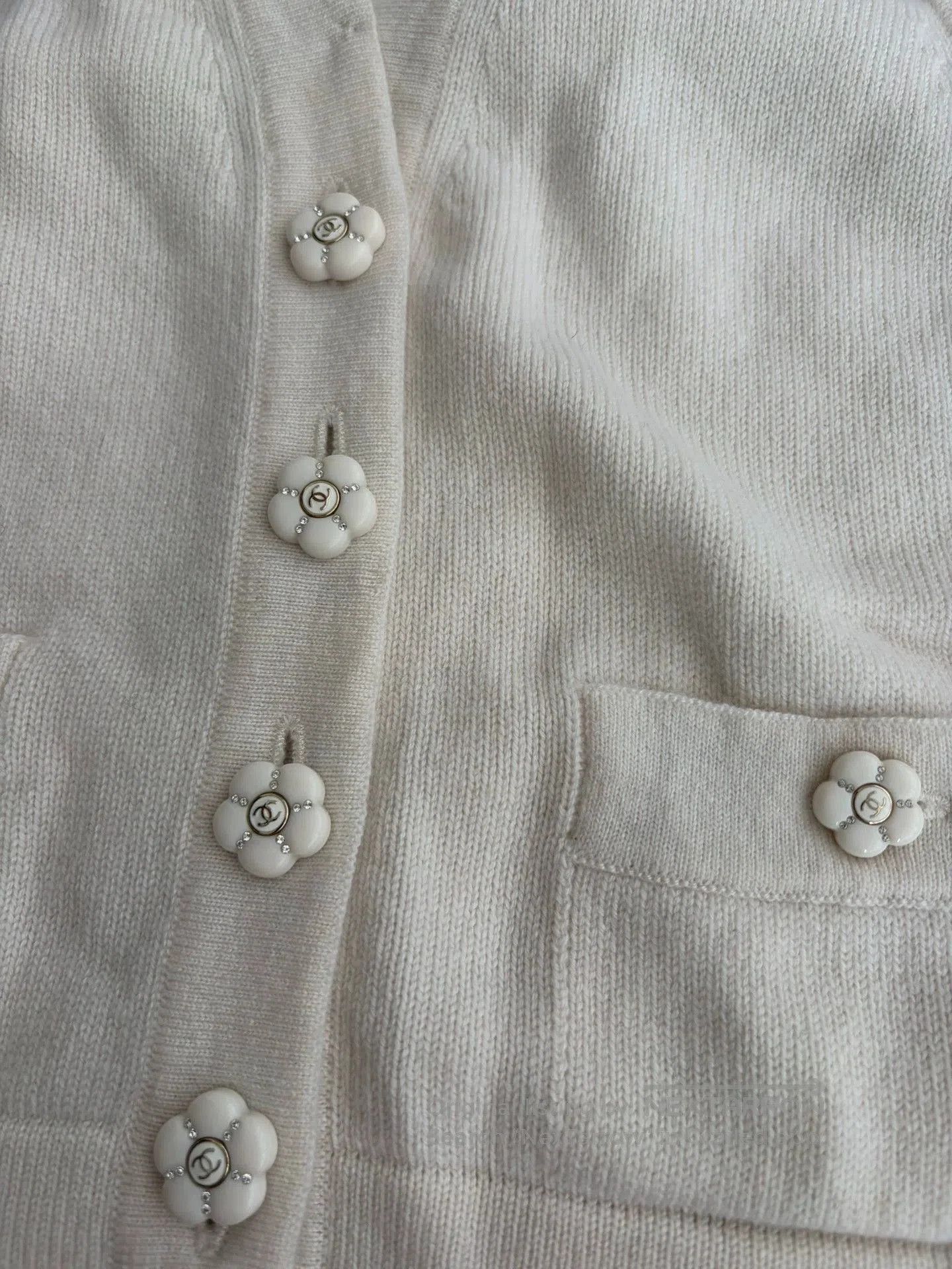Chanel Chanel Camellia Button Knit Vest. Size US XS / EU 42 / 0 - 4 Thumbnail