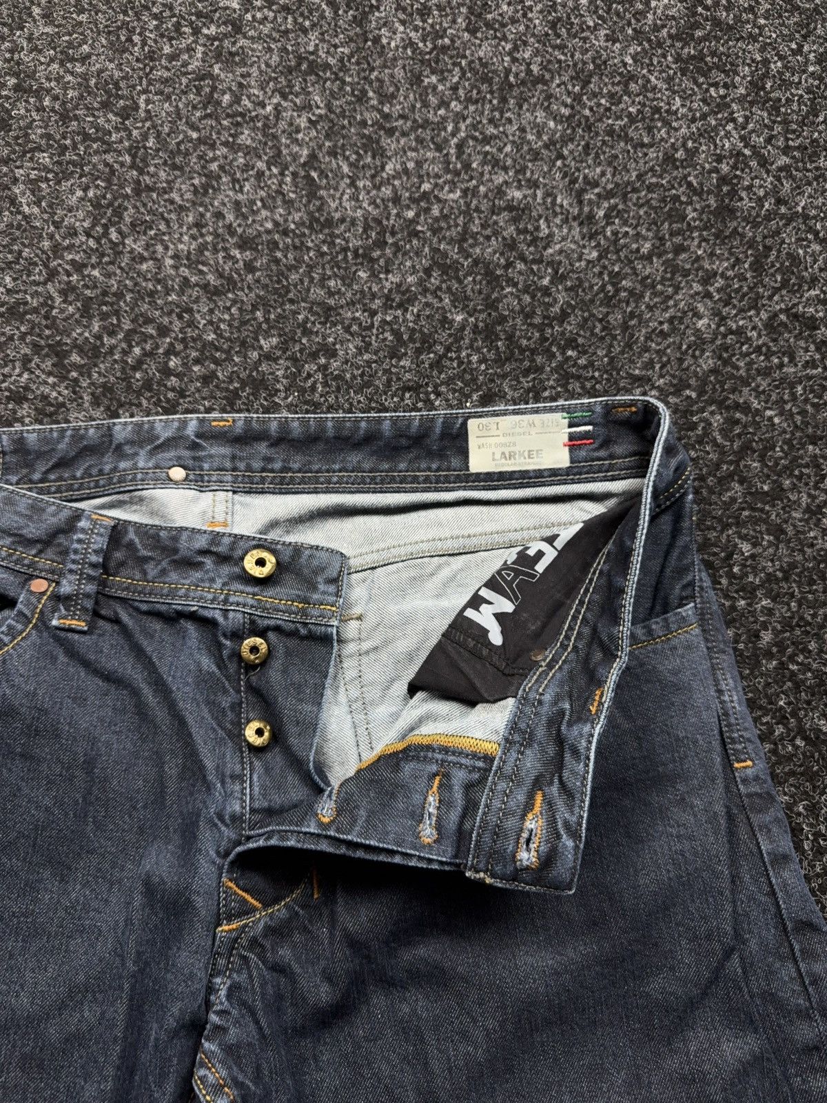 Diesel Luxury 00s Diesel Larkee Regular Straight Denim Retro Jeans Size US 36 / EU 52 - 8 Thumbnail