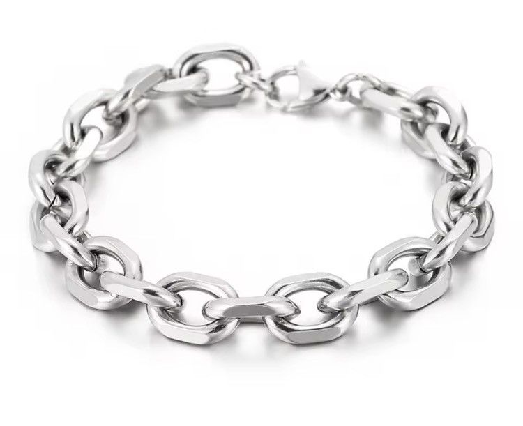 Japanese Brand 9 mm + 18 cm Punk Heavy Beveled Cable Chain Bracelet Size ONE SIZE - 4 Thumbnail