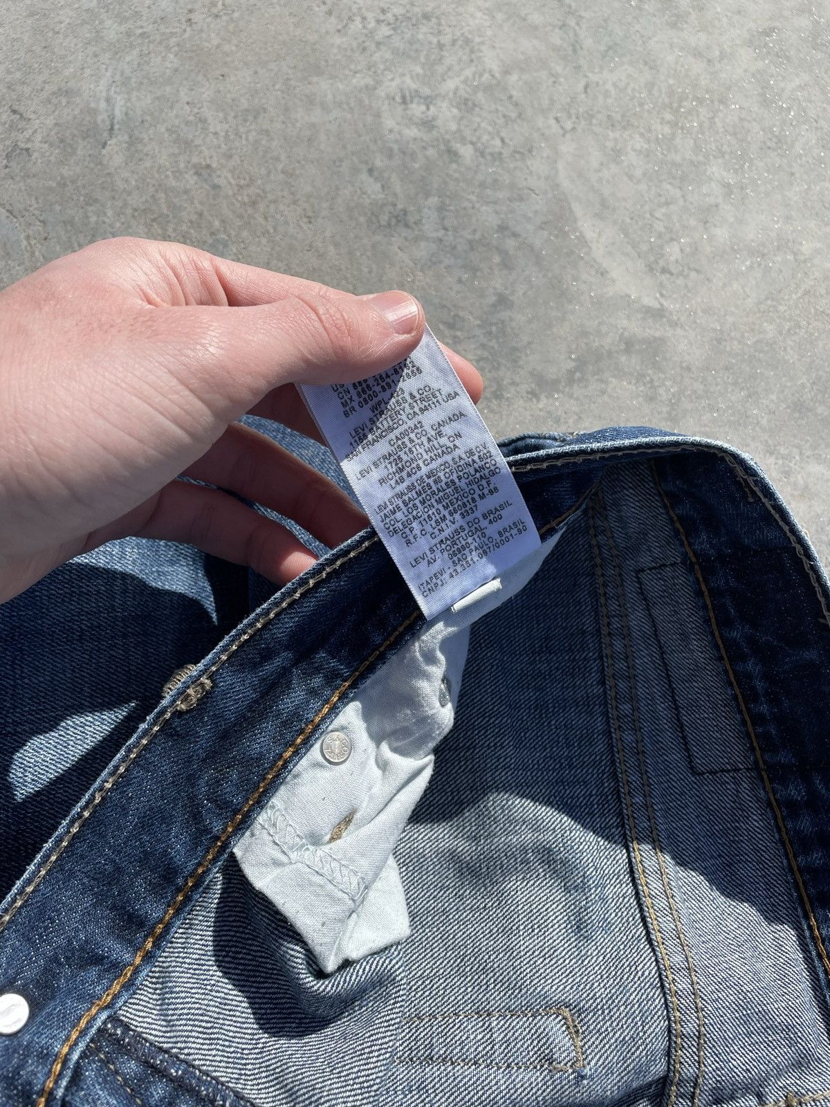 Levi's Vintage Levis 505 Blue Faded Distressed Y2K Jeans Pants Size US 33 - 5 Thumbnail