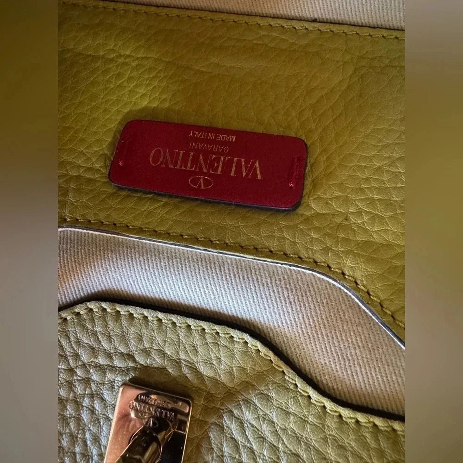 Valentino EUC Valentino Garavani Pebbled Leather 2-way bag in Green Size ONE SIZE - 14 Thumbnail