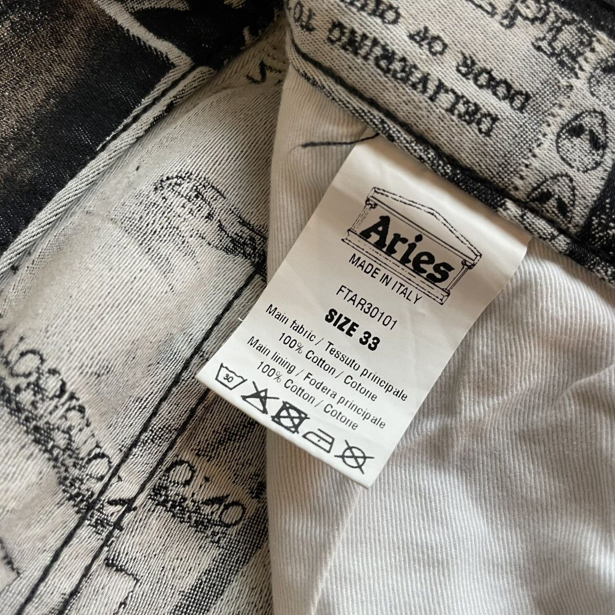 Aries Aries Jesus Pattern Jeans Size US 33 - 8 Thumbnail