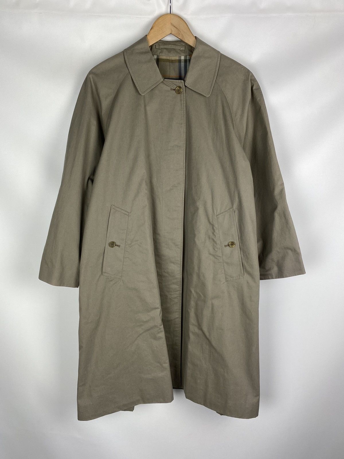 Burberry Burberrys vintage ladies single breasted belted trench coat Size M / US 6-8 / IT 42-44 - 1 Thumbnail