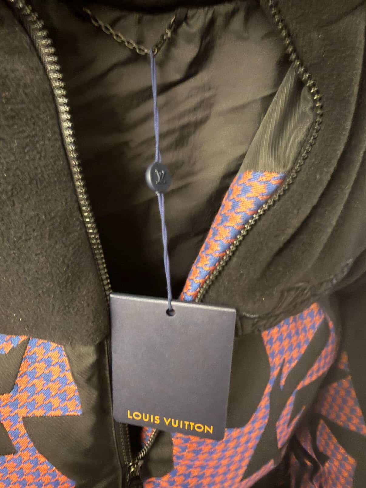 Louis Vuitton Louis Vuitton Japan Exclusive Puffer Size US M / EU 48-50 / 2 - 4 Thumbnail