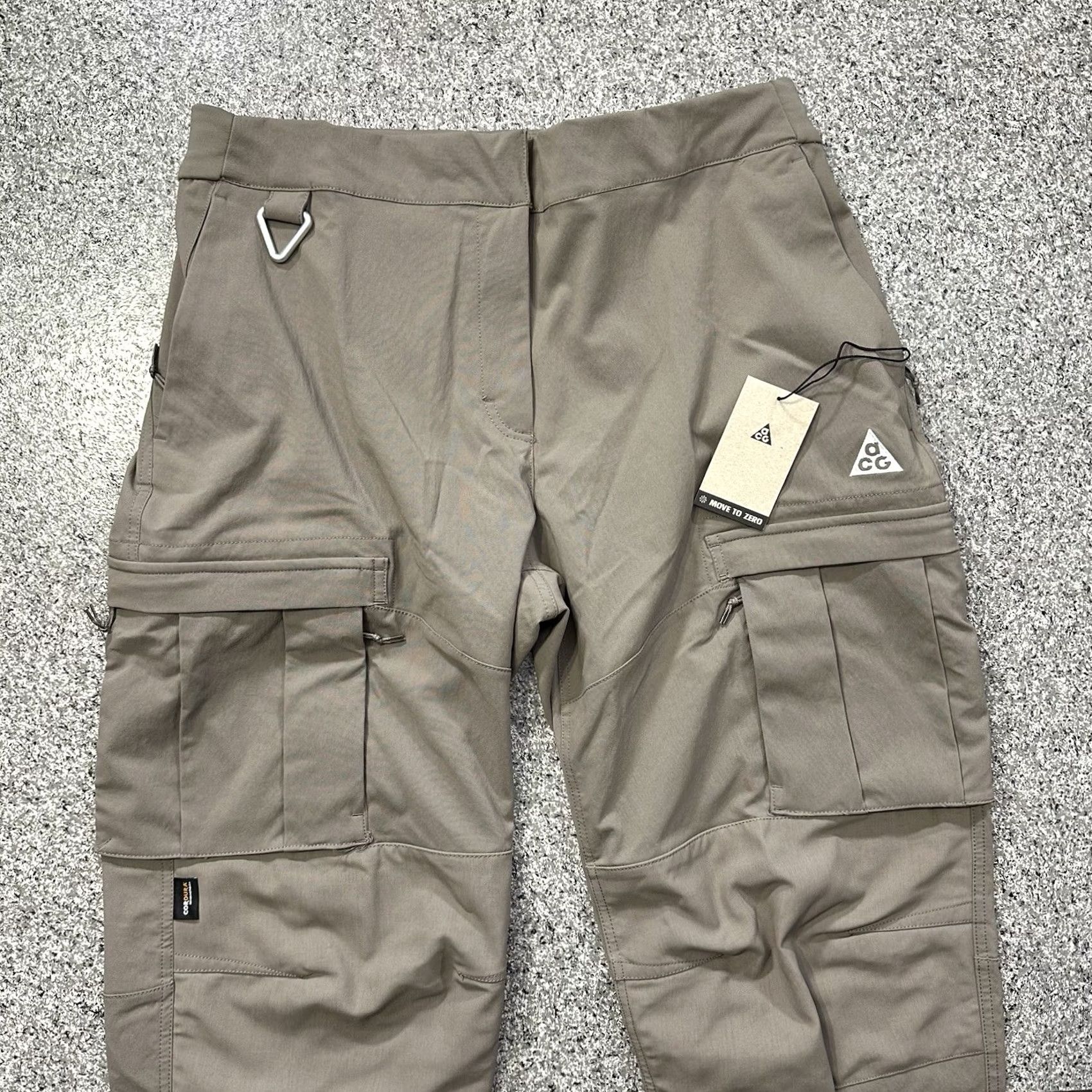 Nike ACG Nike ACG Pants Womens XL Cordura Cargo High Rise 27” Inseam 27.5 in Beige Regular Size 40" / US 18 - 3 Thumbnail