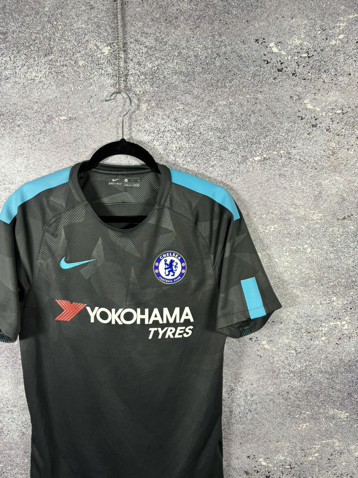 Chelsea Soccer × Nike × Vintage Vintage Chelsea 2017/18 Third Nike Jersey Blokcore Small Size US S / EU 44-46 / 1 - 2 Thumbnail