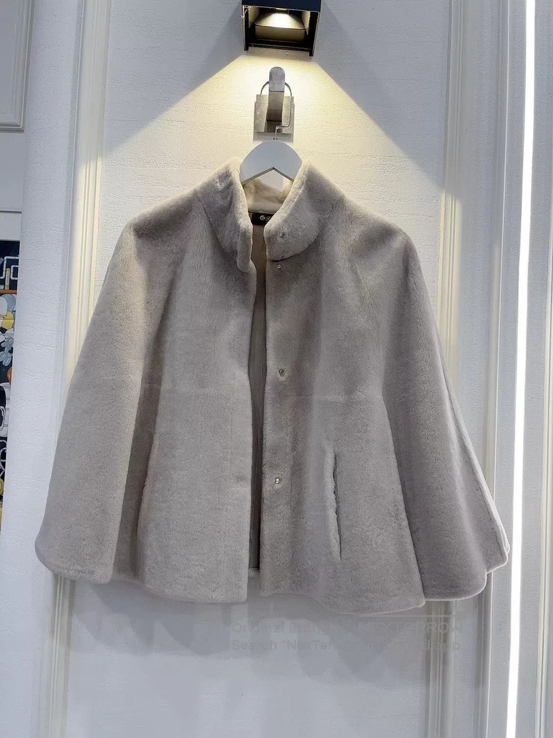 Loro Piana gray fur-lined cape by Loro Piana. Size US S / EU 44-46 / 1 - 1 Thumbnail