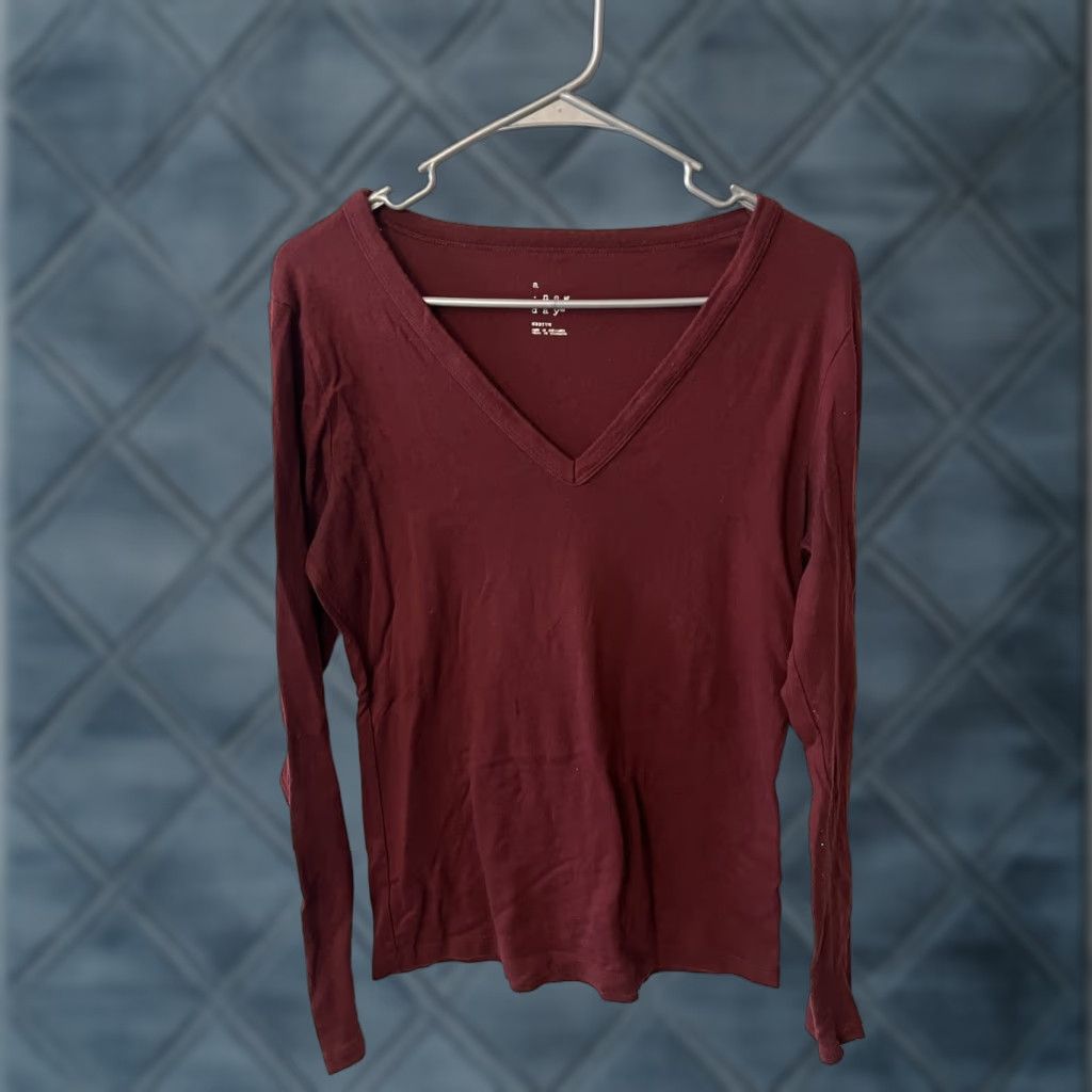 Vintage A New Day Shirt Womens Medium Red Burgundy V-Neck Long Sleeve Slim Knit Casual Size M / US 6-8 / IT 42-44 - 1 Thumbnail