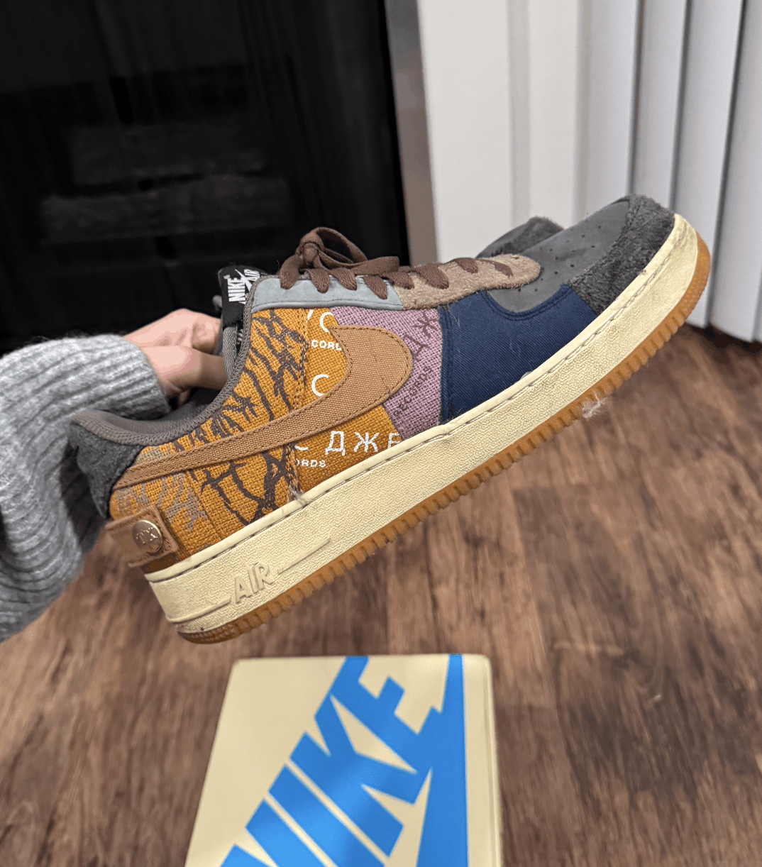 Nike × Travis Scott Travis Scott x Air Force 1 Low 'Cactus Jack' Size US 11 / EU 44 - 3 Thumbnail