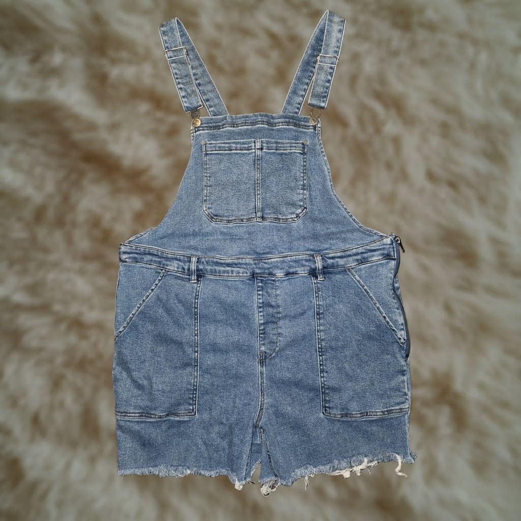Vintage VINTAGE Ava & Viv Shortalls Women's 18W Denim Cutoff Stretch Frayed Hipster Preppy 90s City Cowgirl Outdoor Pockets High Rise Blue Plus Womens Size 40" / US 18 - 1 Thumbnail