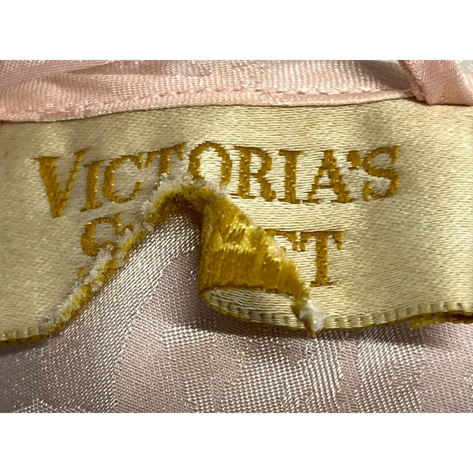 Victoria's Secret Vintage Victoria’s Secret Satin Embossed Robe Sz S Open Front Lace Trim Gold Label Size ONE SIZE - 6 Thumbnail
