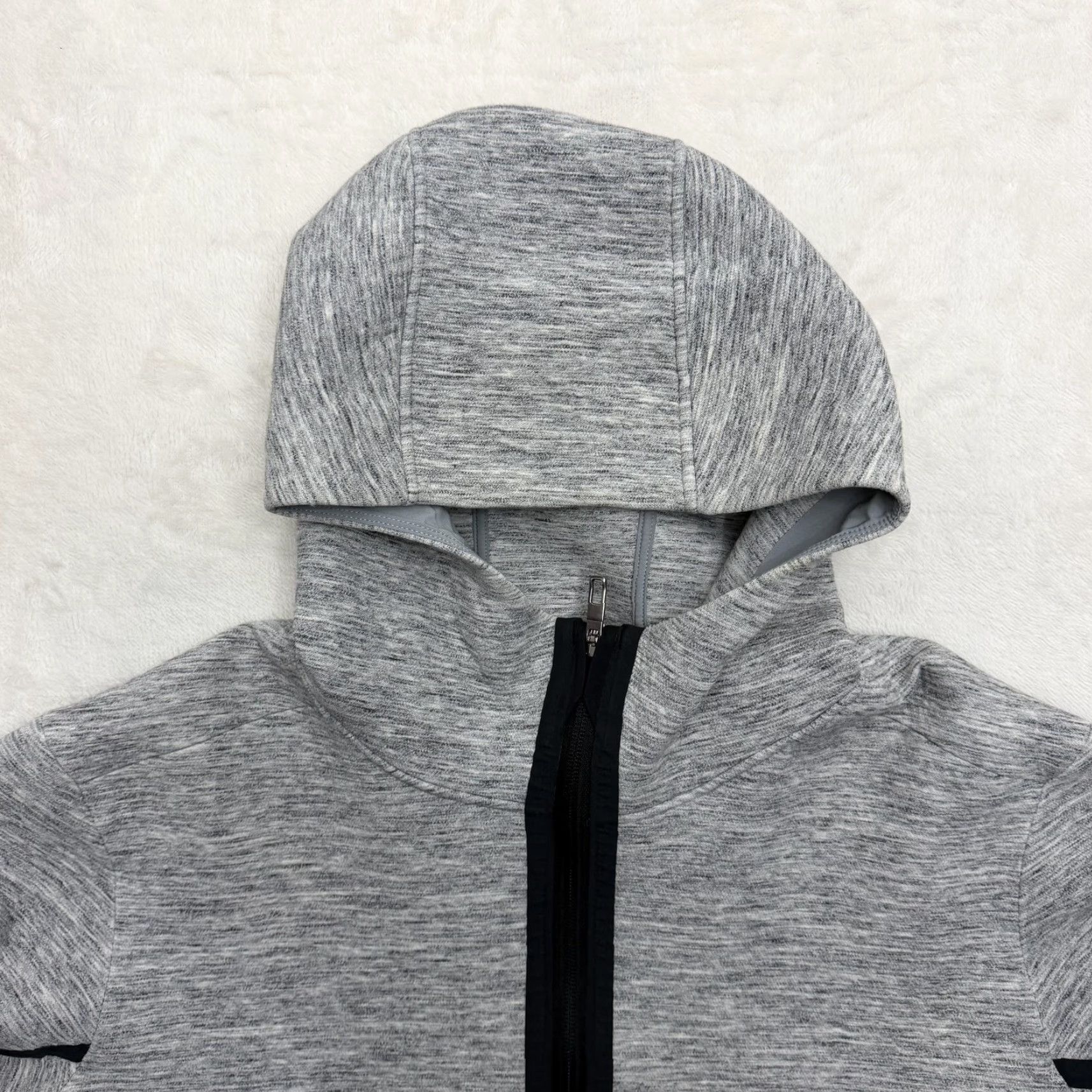 Lululemon Lululemon Jacket Hoodie Tech Mens XL Gray Full Zip Up Athleisure Performance Jacket Hoodie Mens XL Gray Full Zip Up Size US L / EU 52-54 / 3 - 2 Thumbnail