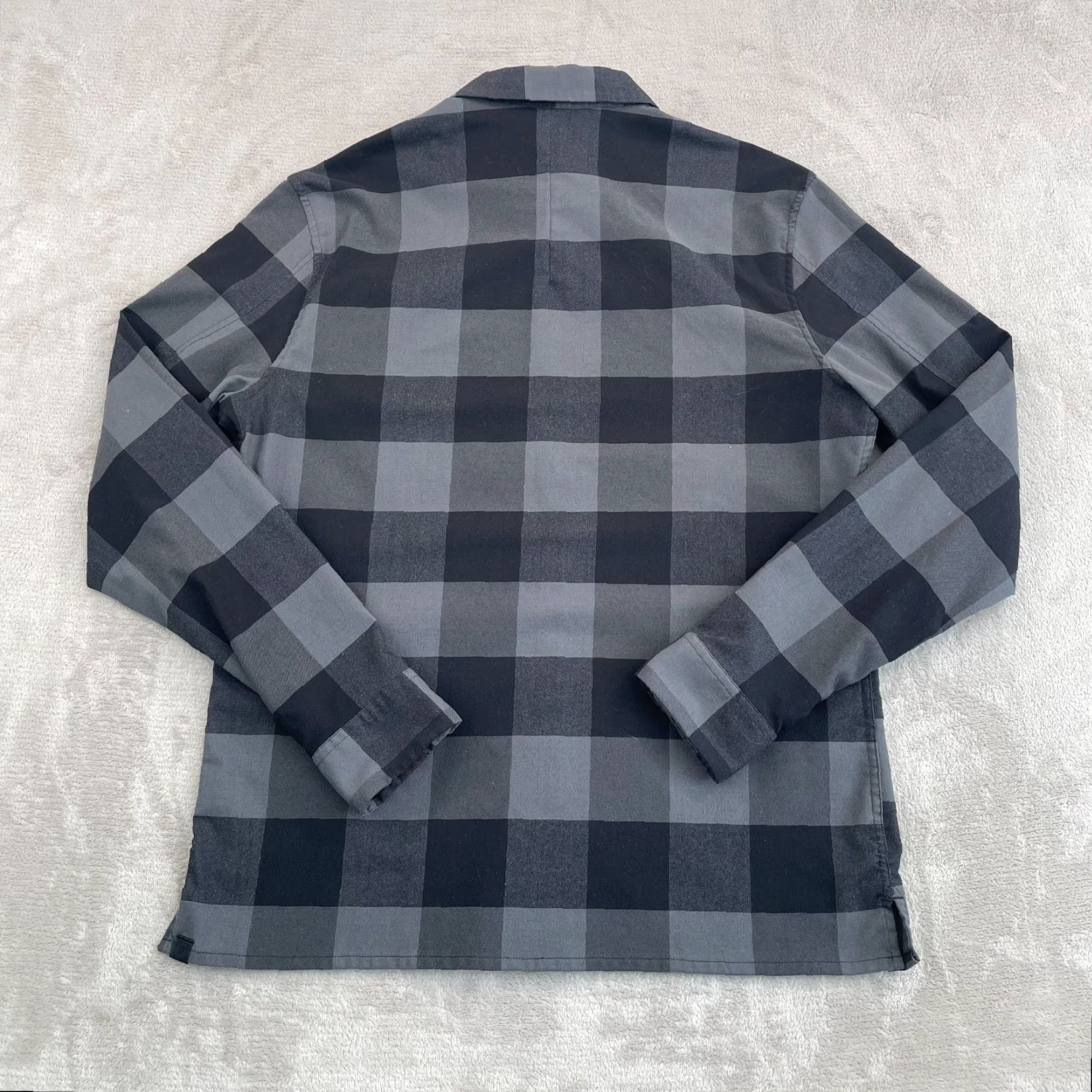 Lululemon Lululemon Masons Peak Flannel Shirt Men Large Black Grey Buffalo Plaid Size US L / EU 52-54 / 3 - 3 Thumbnail