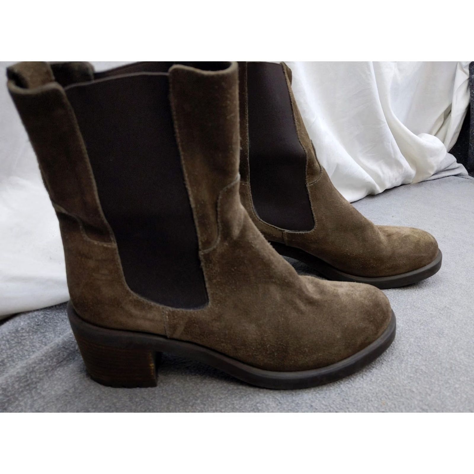 Vintage Emanuele Crasto Chelsea Boots Womens Size 9 EU 40 Brown Suede Block Heel Chelsea Boot Woman Mid Heel Size US 9 / IT 39 - 2 Thumbnail