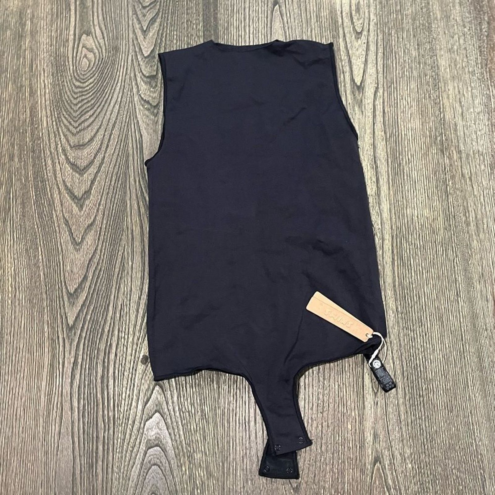 SKIMS NWT Skims Essential Bodysuit Satin Stretch Onyx Size S/M Size S / US 4 / IT 40 - 1 Thumbnail
