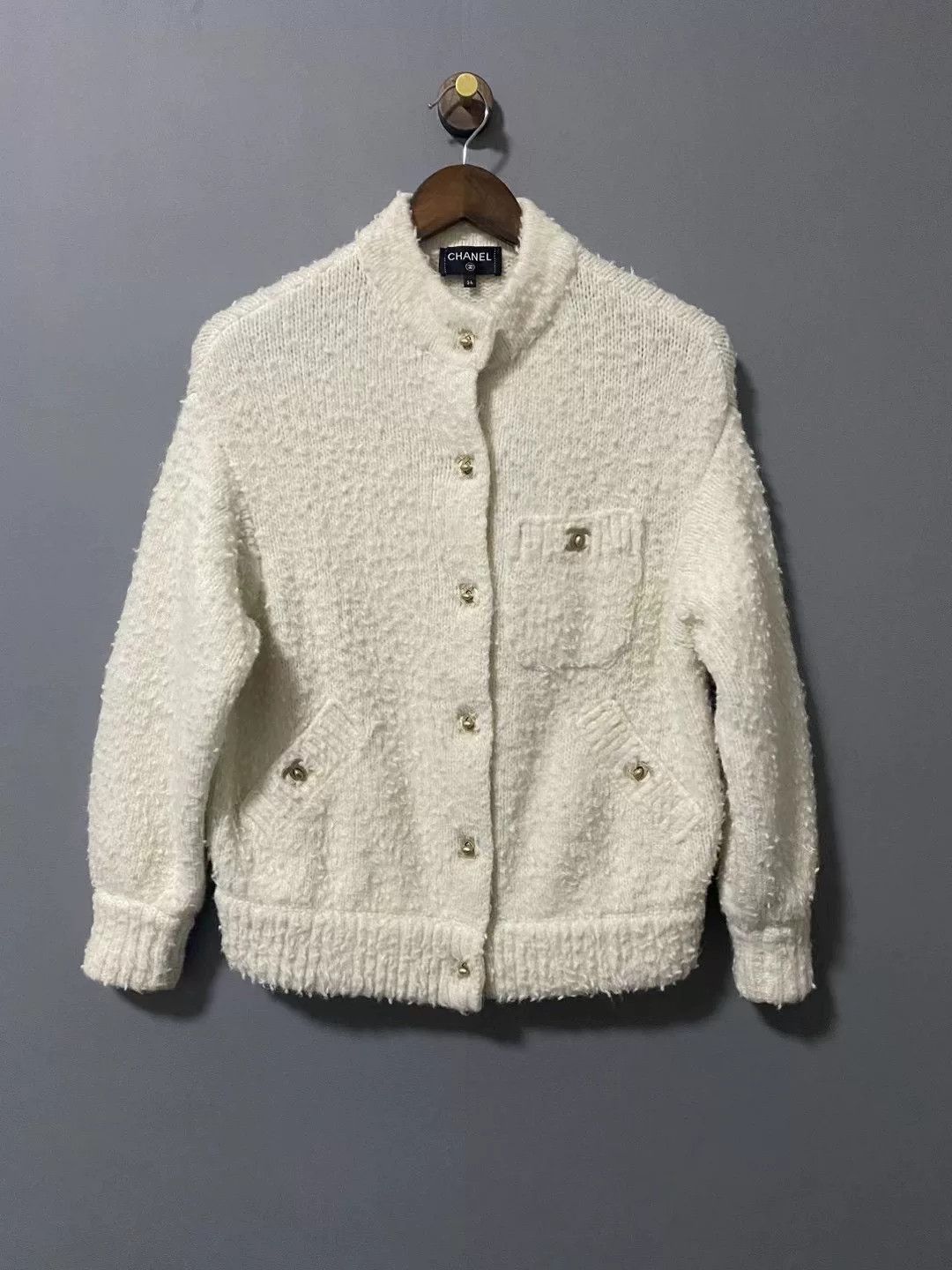 Chanel Chanel White Teddy Coat with Logo Buttons Size US XS / EU 42 / 0 - 1 Thumbnail