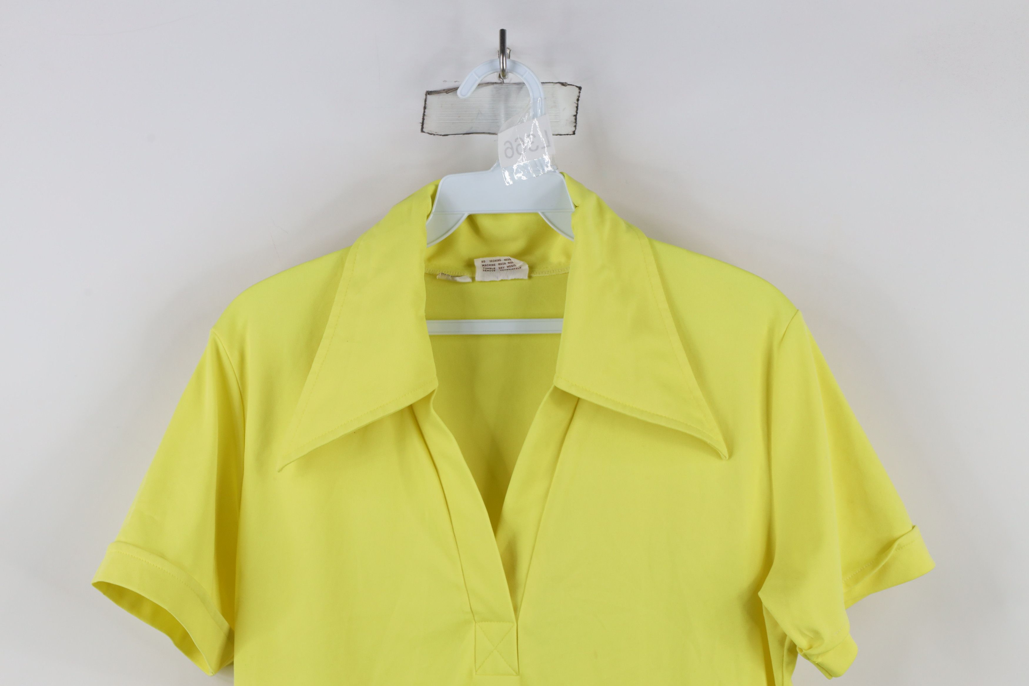 Vintage Vintage 70s Streetwear Blank Collared Polo Shirt Yellow Size US L / EU 52-54 / 3 - 2 Thumbnail