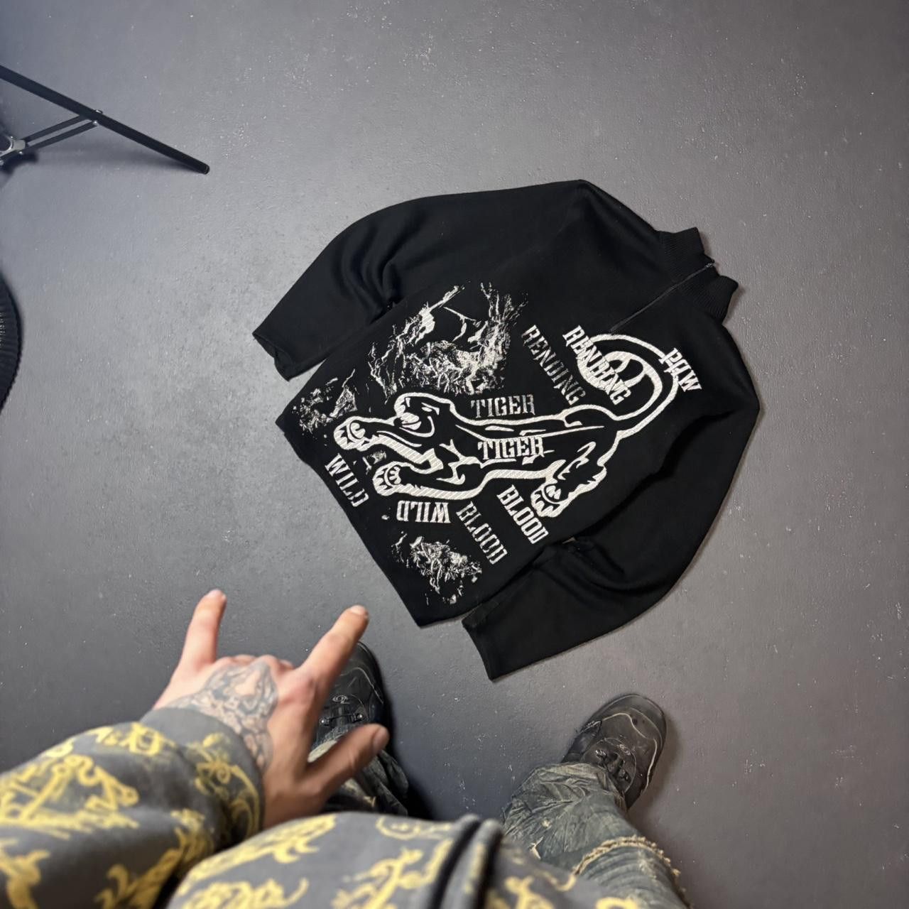 Japanese Brand × Vintage Vintage y2k 90s affliction style sweater Size US L / EU 52-54 / 3 - 2 Thumbnail