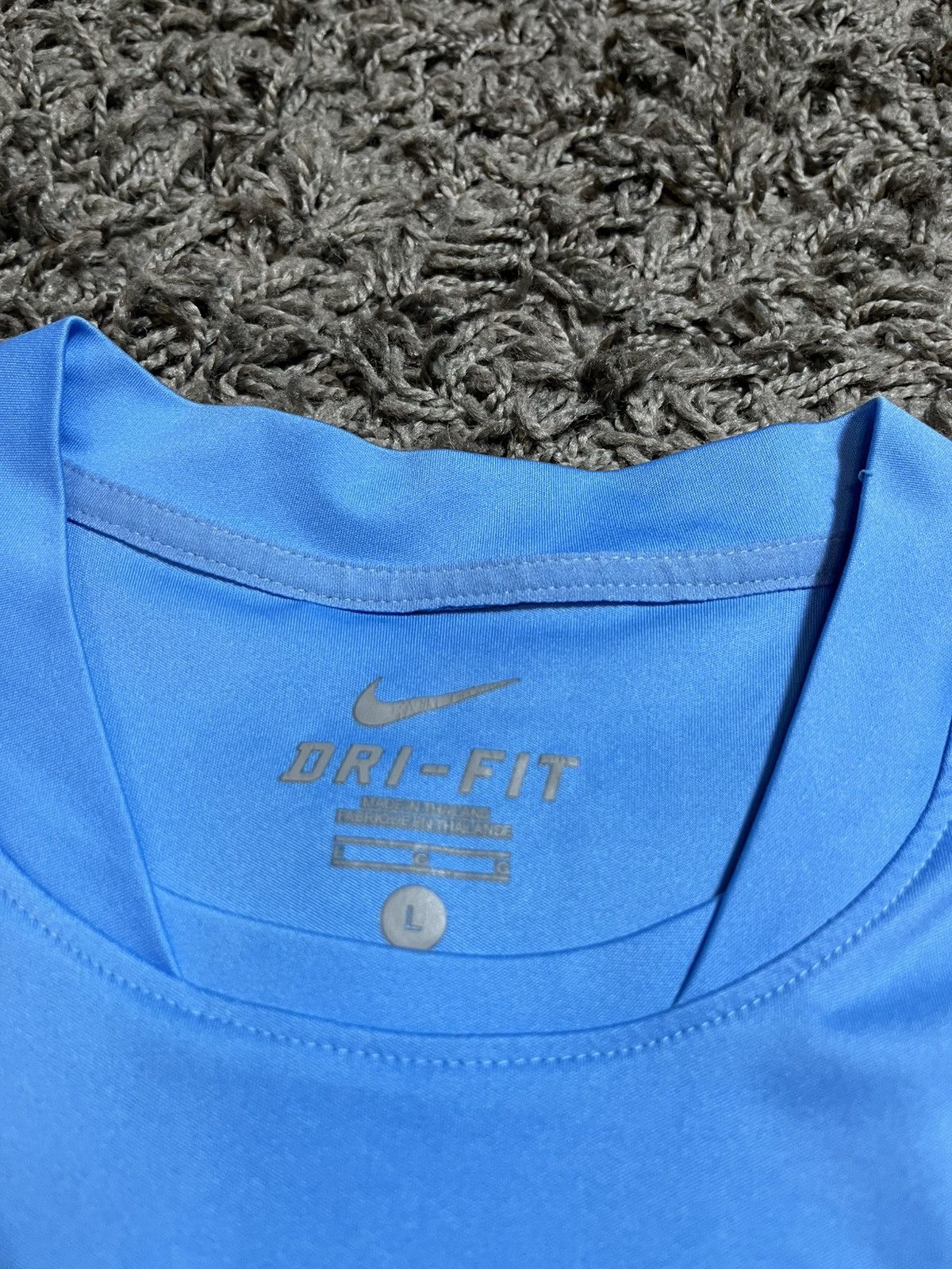 Nike ASTON VILLA AVFC NIKE TRAINING 2011/12 SOCCER JERSEY Y2K Size US L / EU 52-54 / 3 - 3 Thumbnail