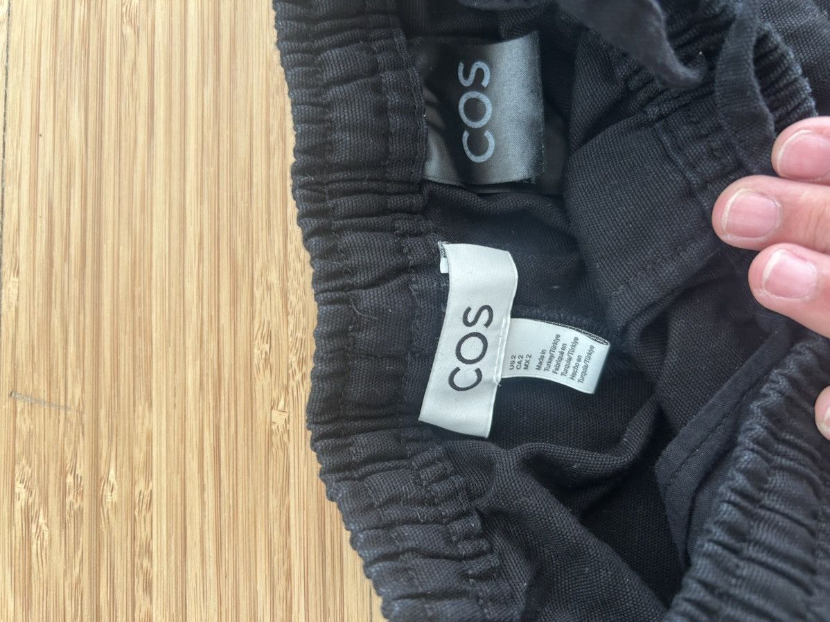 Cos COS Black Barrel Leg Pants Size 24" / US 00 / IT 34 - 3 Thumbnail