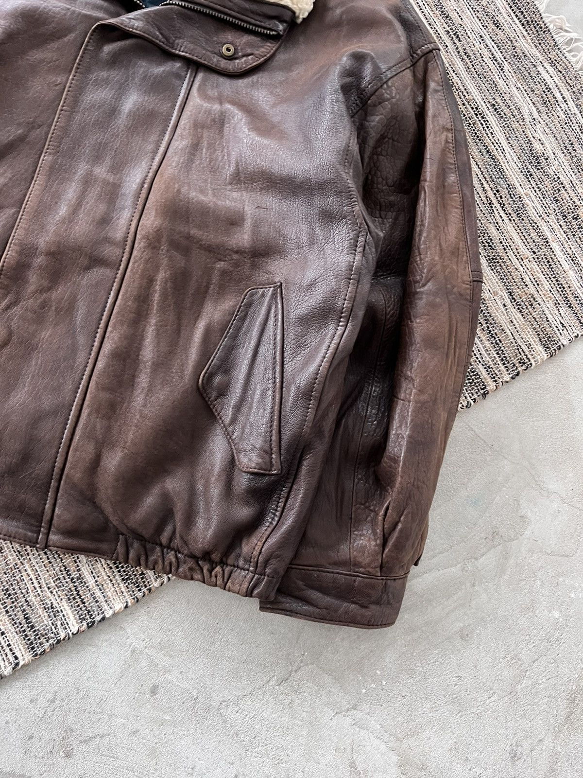 Genuine Leather Vintage Nautica Brown Faded Leather Bomber Jacket Fur Collar Size US L / EU 52-54 / 3 - 8 Thumbnail