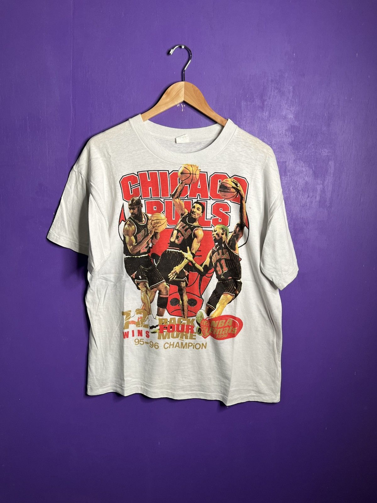 NBA × Rap Tees × Vintage Vintage 95/96 Chicago bulls back four more rap tee Size US L / EU 52-54 / 3 - 1 Thumbnail