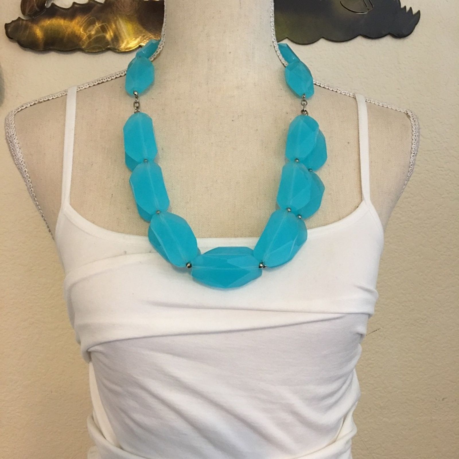 Jewelry Large chunky blue faceted bead necklace Size ONE SIZE - 3 Thumbnail