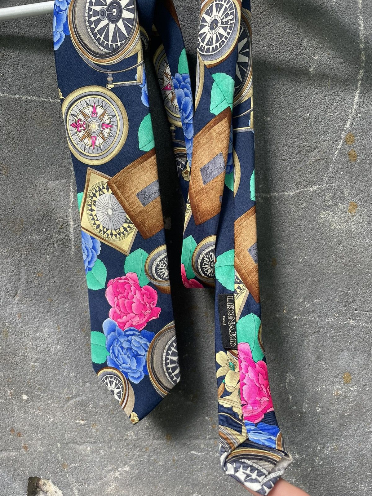 Leonard Paris Leonard Paris Tie 100% Silk Compass Flowers Size ONE SIZE - 2 Thumbnail
