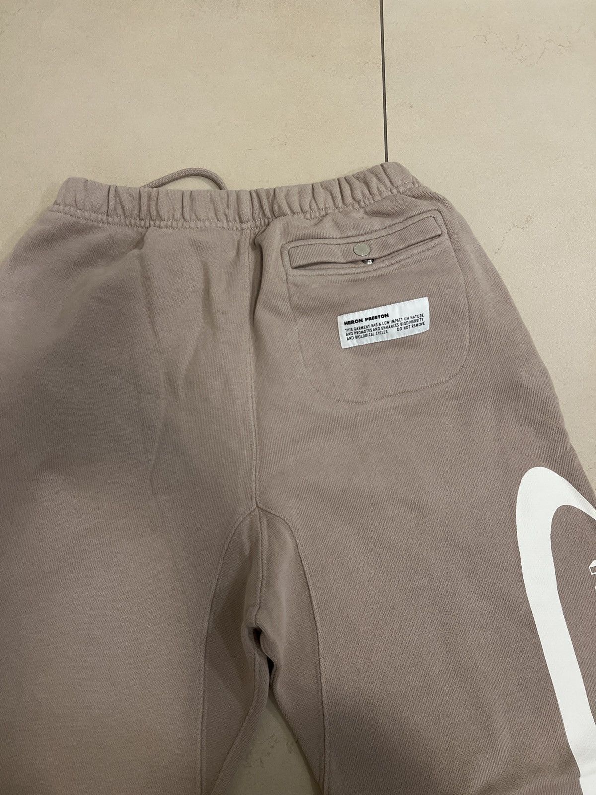 Heron Preston Heron Preston beige sweatpants Size US 27 - 2 Thumbnail