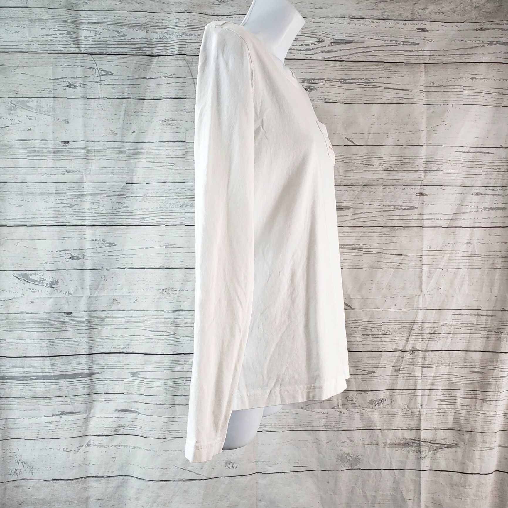 Vineyard Vines Vineyard Vines Womens Long Sleeve Tee White S Size Small White Red Whale Santa Hat Shirt Womens (if needed) Size S / US 4 / IT 40 - 3 Thumbnail