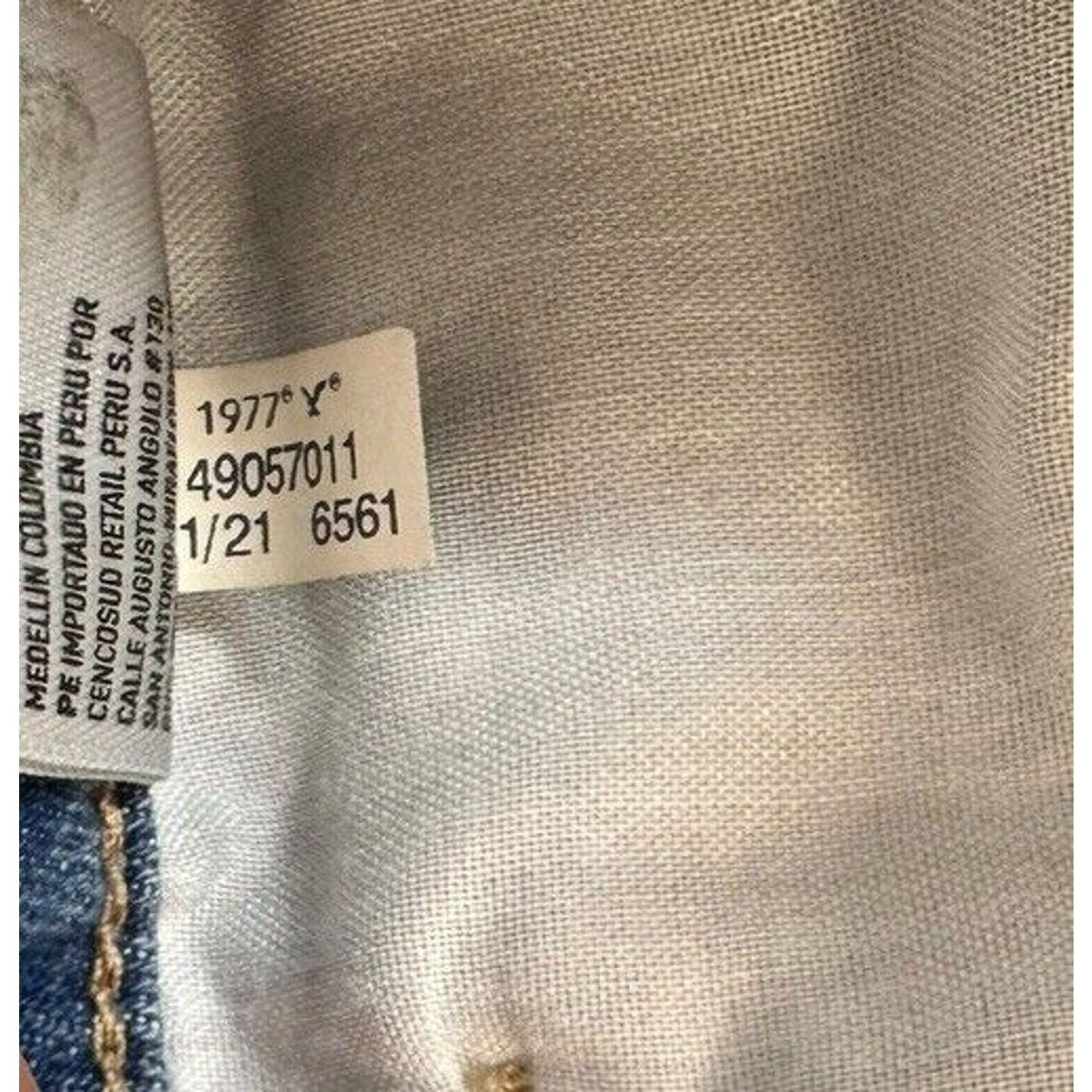 American Eagle Outfitters American Eagle Comfort Stretch Mom Jean Shorts Distressed16 Size 38" / US 16 / IT 52 - 7 Thumbnail