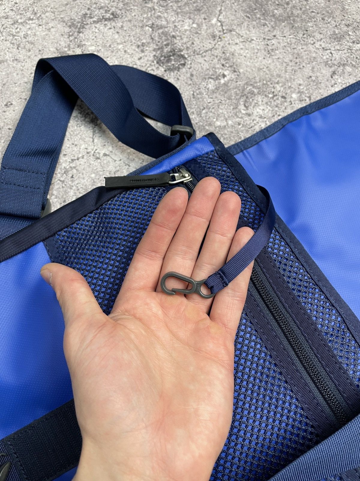 The North Face × Vintage Vintage The North Face Messenger Bag Y2K Sling Bag Drill Size ONE SIZE - 8 Thumbnail