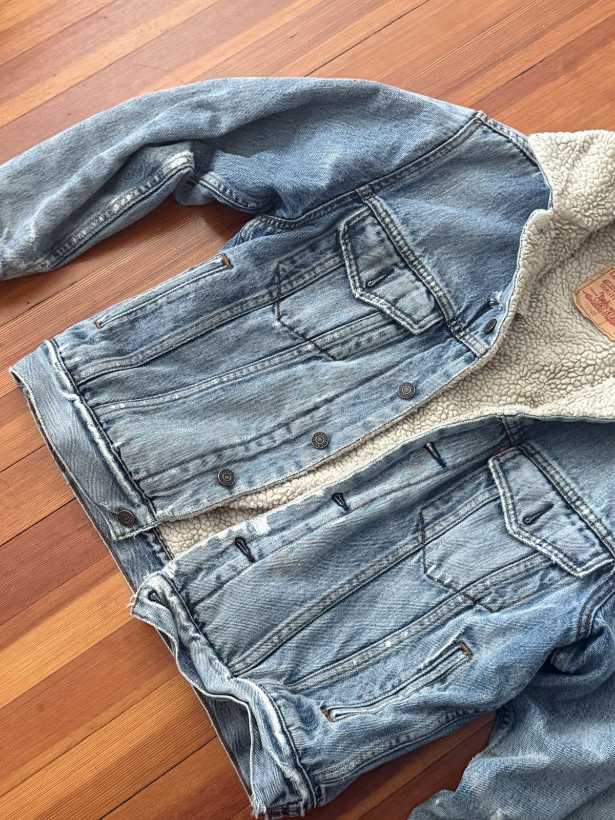 Levi's Vintage Clothing Vintage sherpa lined Levis denim jacket Size US S / EU 44-46 / 1 - 3 Thumbnail