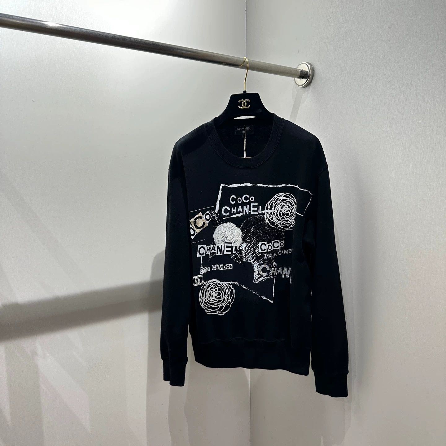 Chanel Chanel Coco Camellia Graffiti Sweatshirt apr230 Size US S / EU 44-46 / 1 - 1 Thumbnail