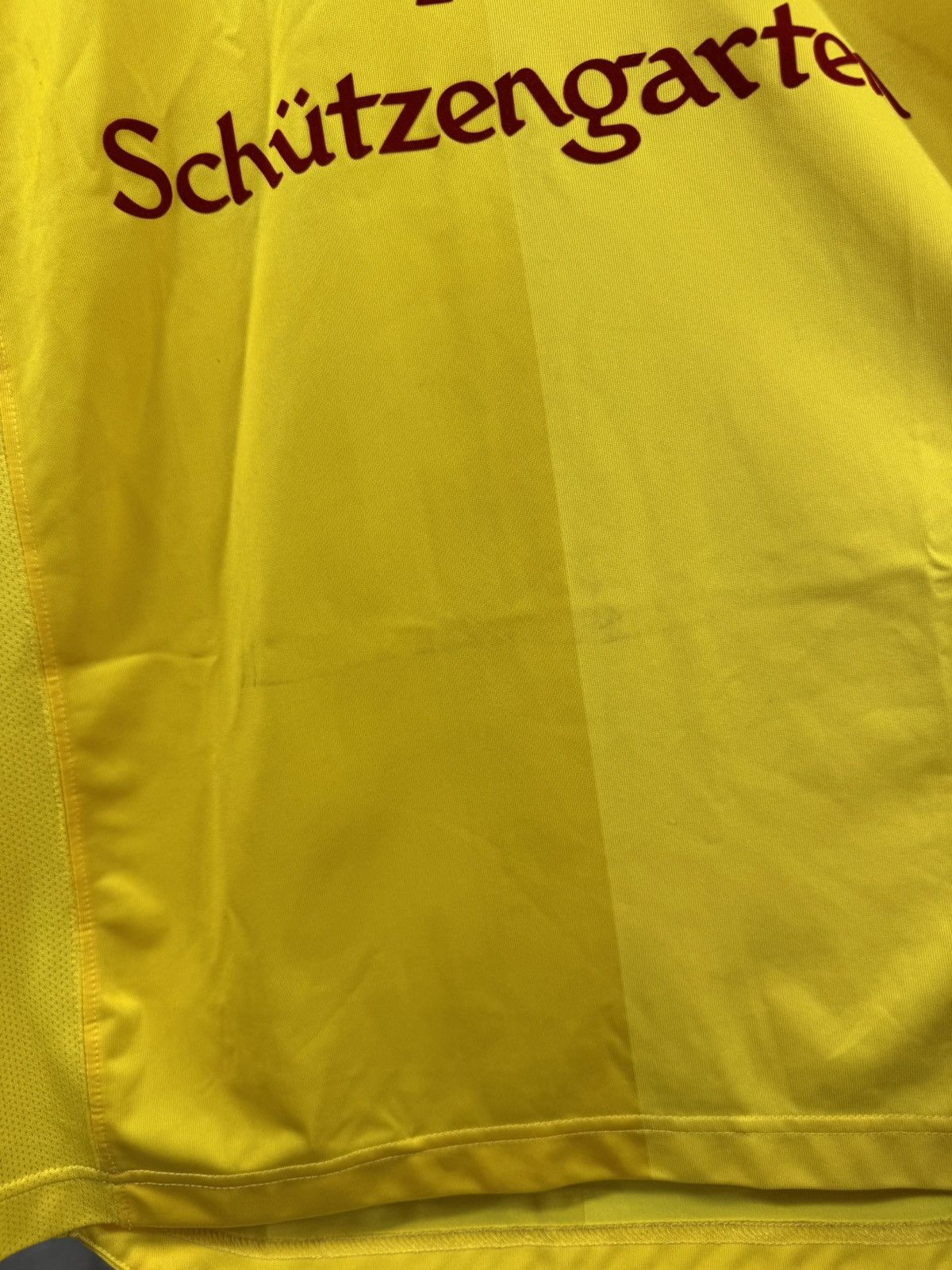 Vintage Nike Zurich Schutzengarten Beer Soccer Jersey Size US M / EU 48-50 / 2 - 9 Thumbnail