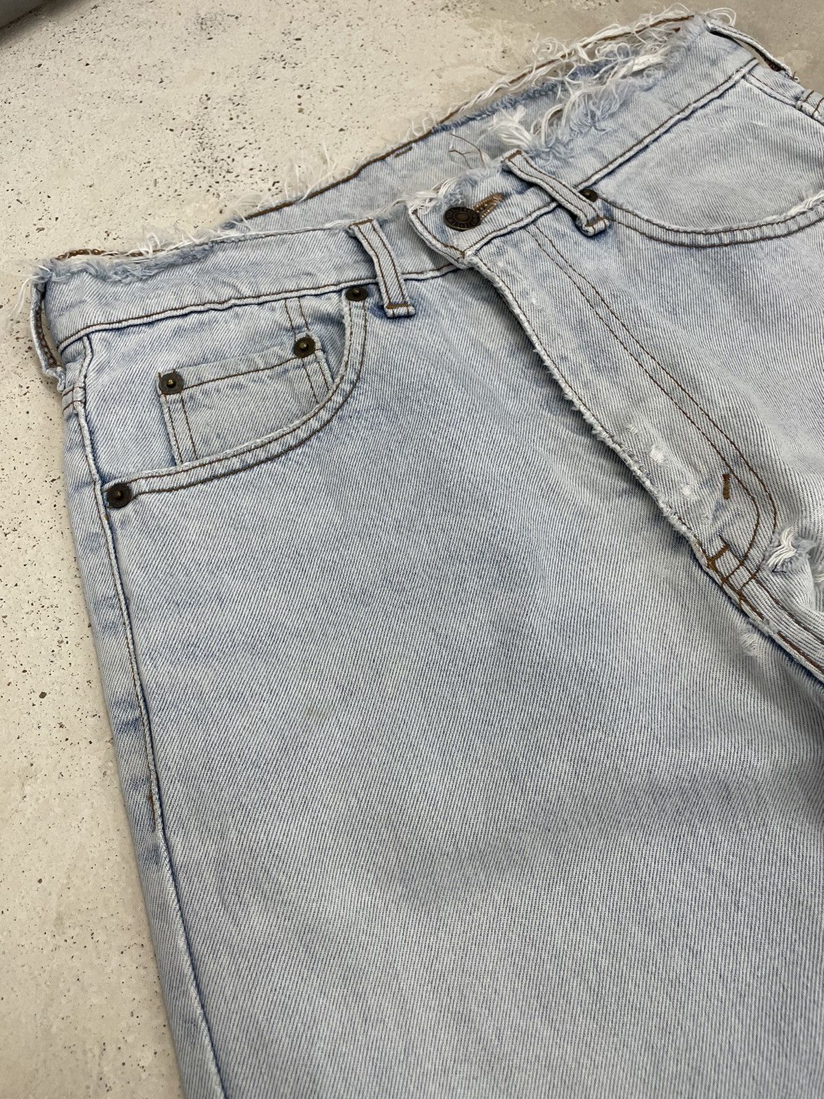Levi's Vintage Levis Light Wash Distressed Denim Pants (AE5) Size US 28 / EU 44 - 9 Thumbnail