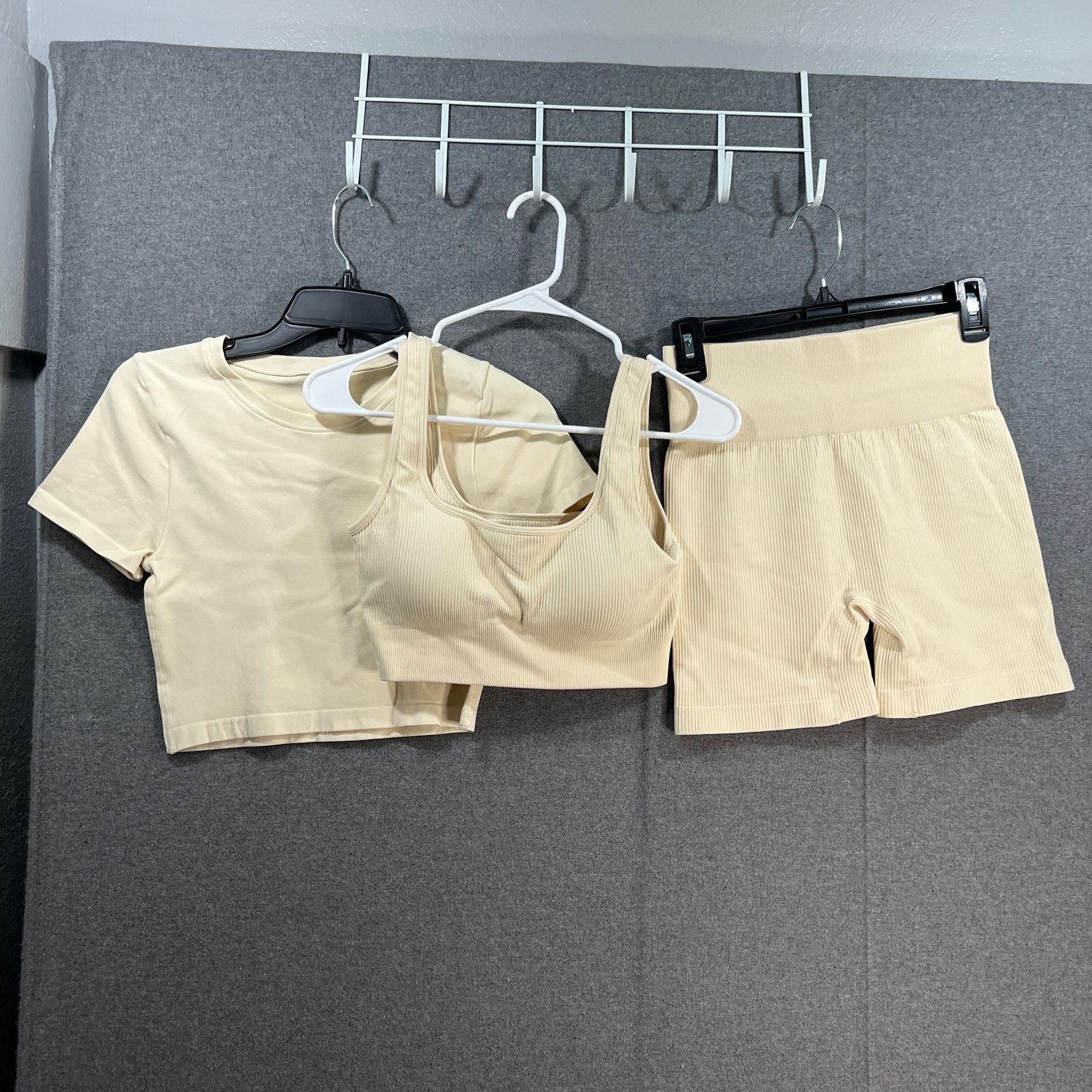 Other Workout 3 PC Sport Bra, CropTop and Bottom Cream Size M / US 6-8 / IT 42-44 - 1 Thumbnail