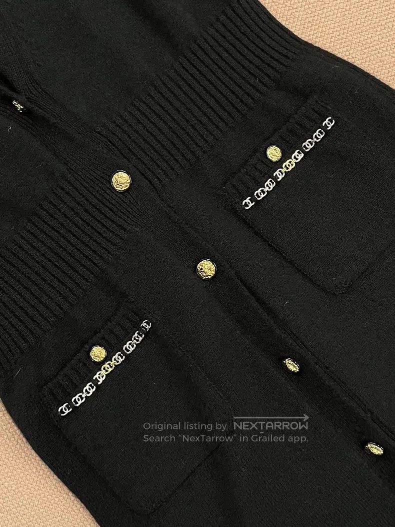 Chanel Chanel Black V-neck cashmere knitted dress Size XS / US 0-2 / IT 36-38 - 2 Thumbnail