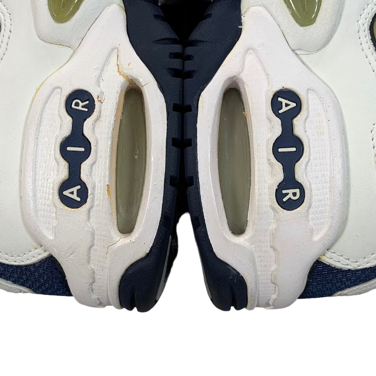 Nike Vintage Nike Air Dagger White Navy 1997 Sneaker Not Wearable Size US 7.5 / EU 40-41 - 2 Thumbnail