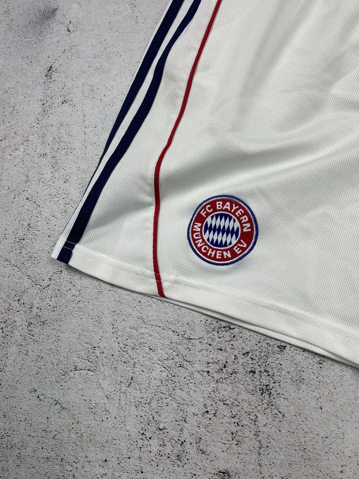 Adidas × Vintage ADIDAS FC BAYERN MUNCHEN 1999/2000 FOOTBALL SHORTS VINTAGE Size US 36 / EU 52 - 3 Thumbnail