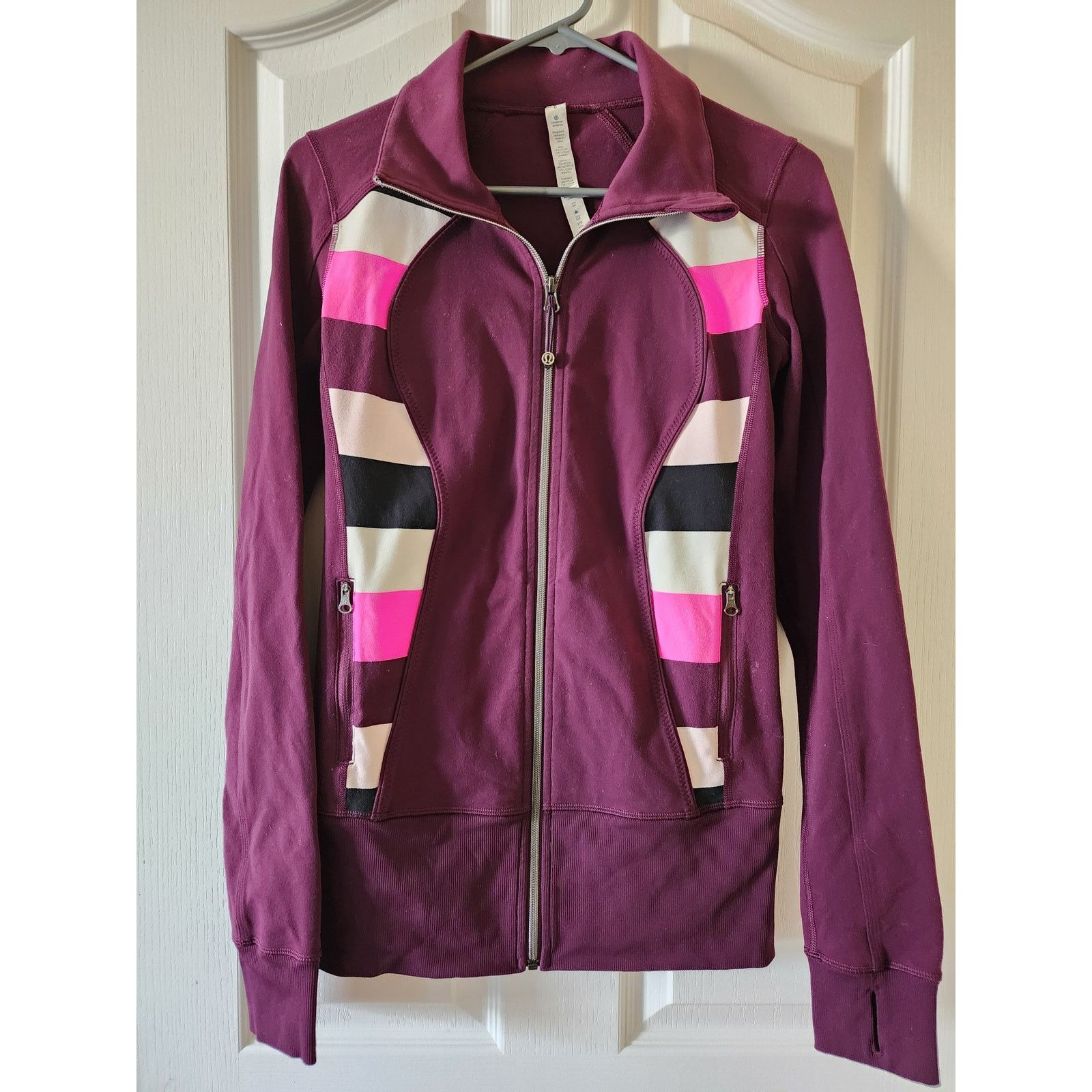 Lululemon Lululemon Nice Asana Jacket Plum Purple Size 6 Pow Stripe Size M / US 6-8 / IT 42-44 - 1 Thumbnail