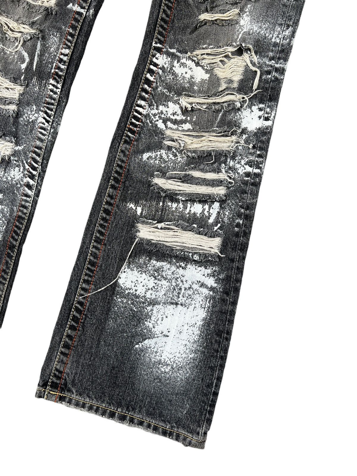 Vanquish Vintage Vanquish 🇯🇵 Distressed Paint Roll Flare Denim Size 30" / US 8 / IT 44 - 7 Thumbnail