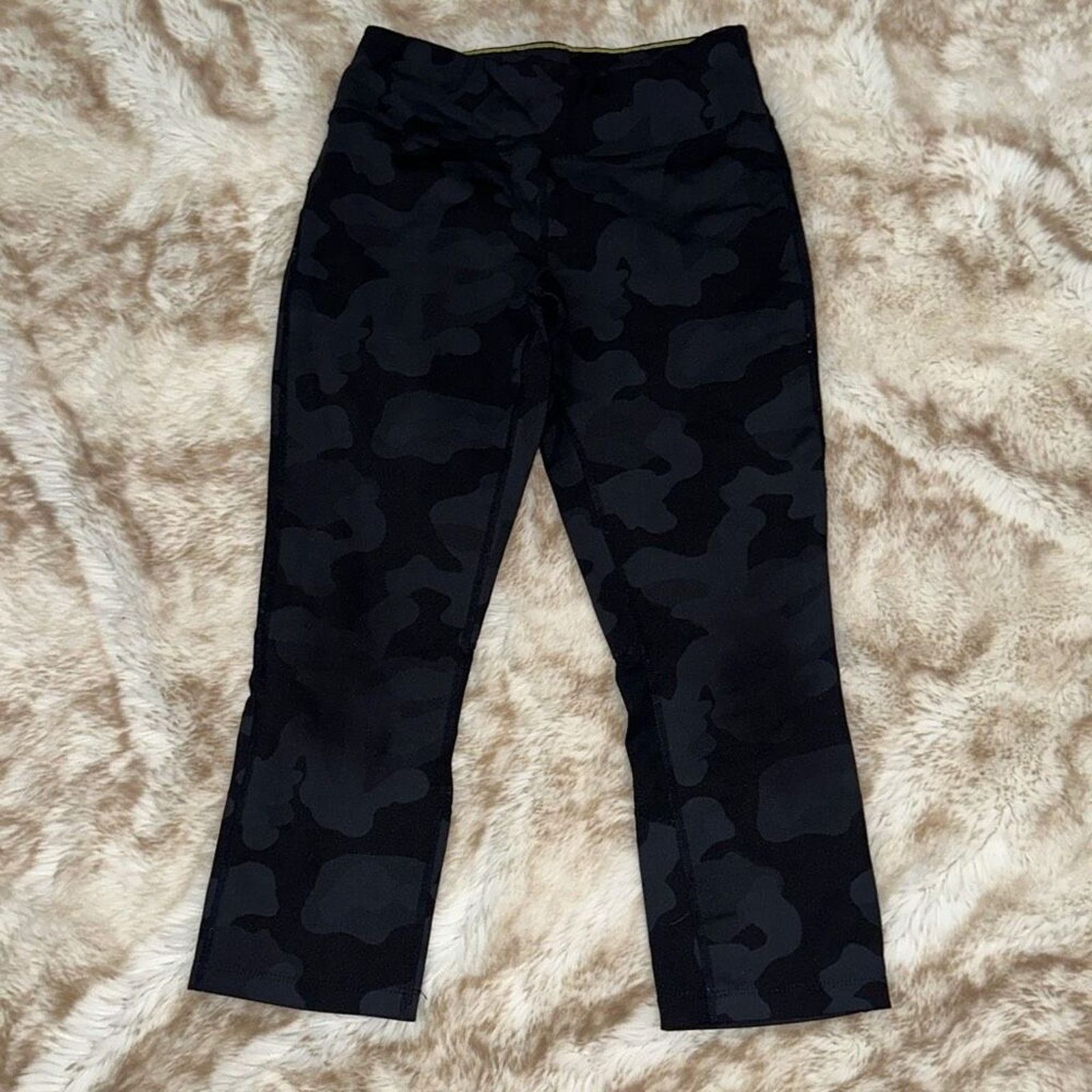 Calvin Klein Calvin Klein Cropped Camouflage Leggings | Sz S Size 27" / US 4 / IT 40 - 2 Thumbnail